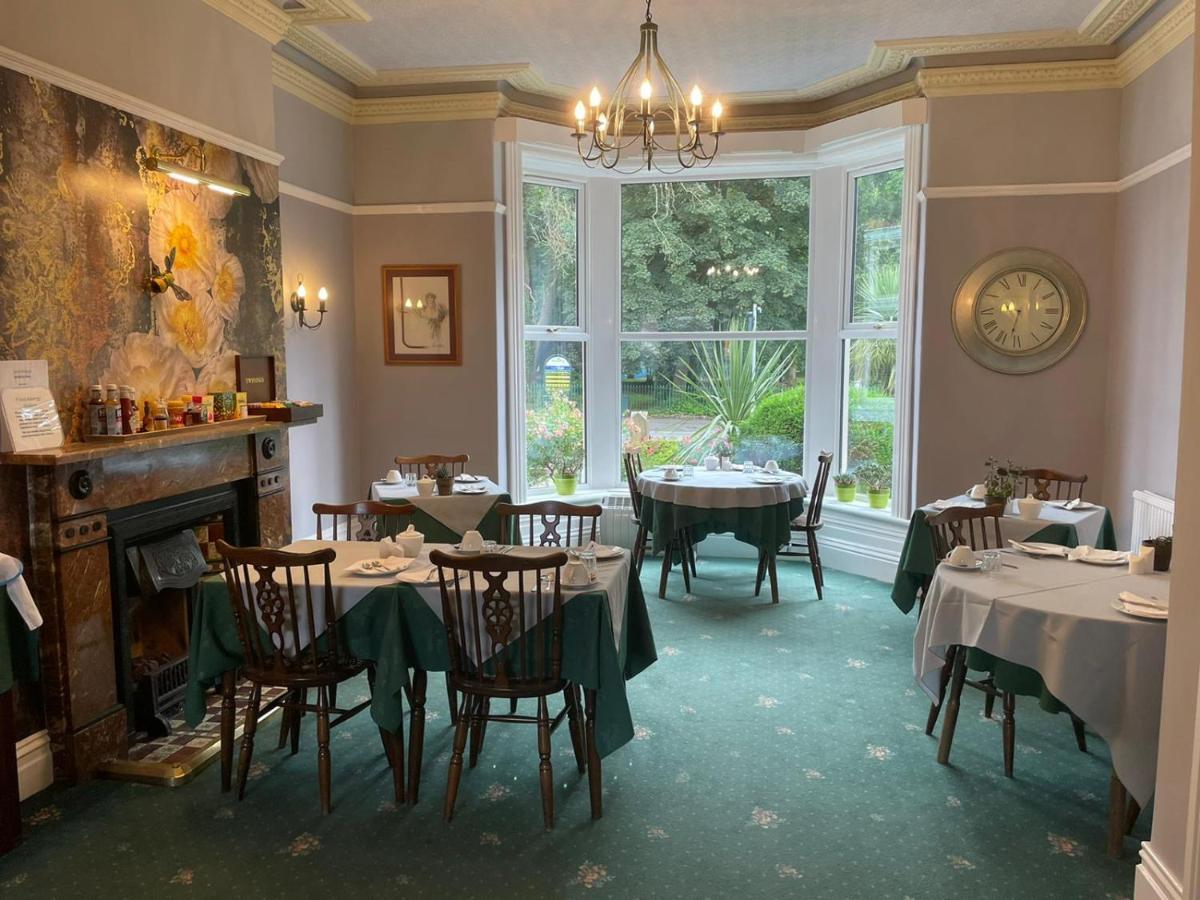 Rostrevor Hotel - Guest House Bury  Bagian luar foto