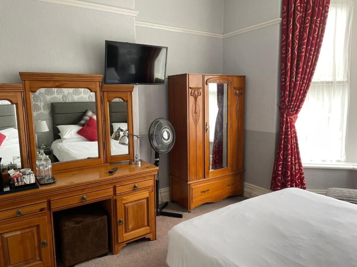 Rostrevor Hotel - Guest House Bury  Bagian luar foto