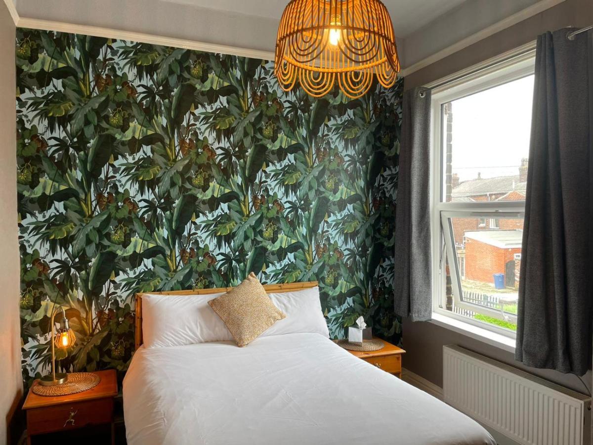 Rostrevor Hotel - Guest House Bury  Bagian luar foto