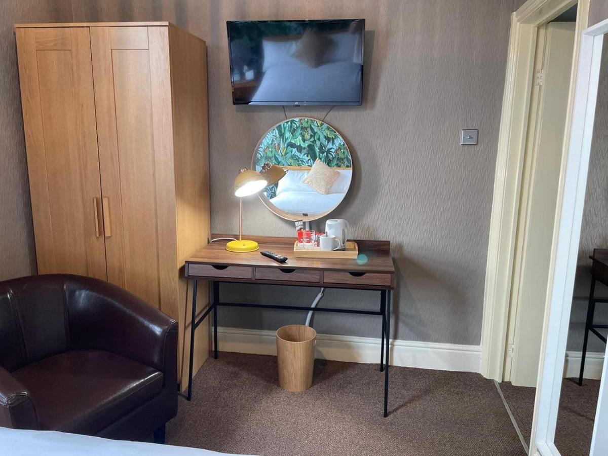Rostrevor Hotel - Guest House Bury  Bagian luar foto