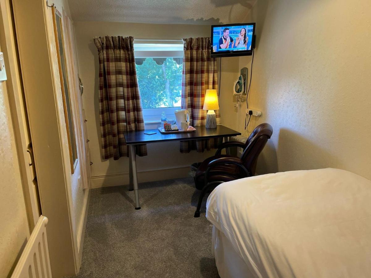Rostrevor Hotel - Guest House Bury  Bagian luar foto
