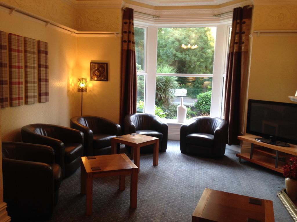 Rostrevor Hotel - Guest House Bury  Bagian luar foto