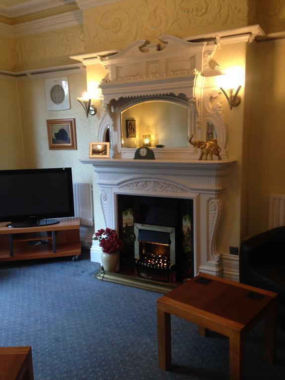 Rostrevor Hotel - Guest House Bury  Bagian luar foto